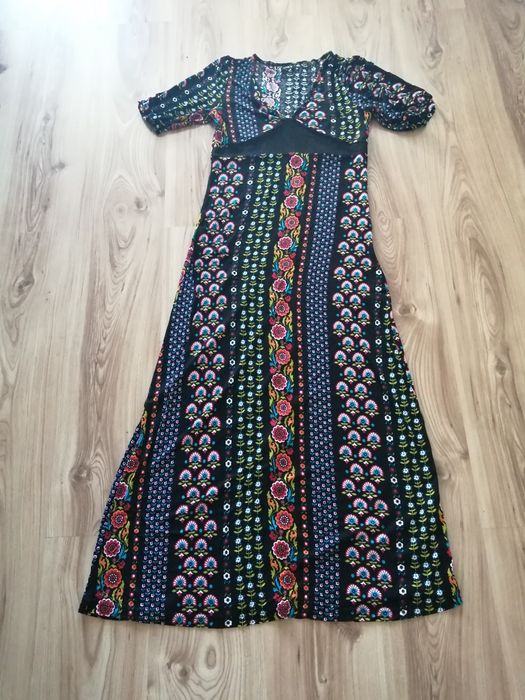 Długa sukienka marki VILA