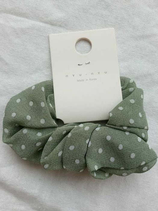 Nowa Gumka do włosów frotka Scrunchie zielona w kropki Nyu Nuy