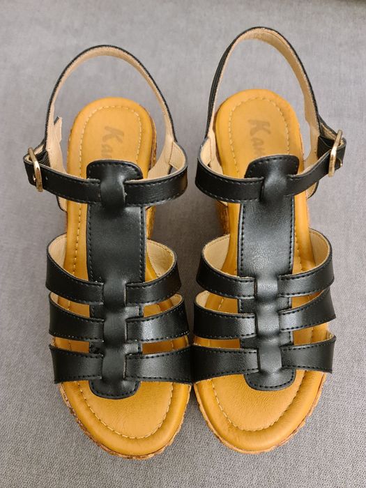 Sandálias de cunha pretas