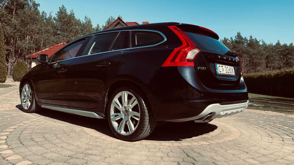 Volvo V60 Momentum diesel 2.0 163KM automat felgi 18 cali