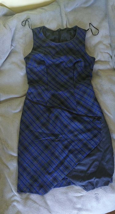 Sukienka w kratke Mohito