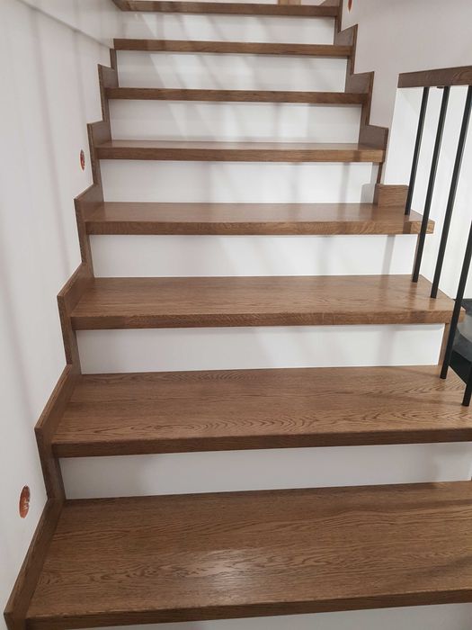 Schody drewniane , balustrady , trepy dębowe , dąb