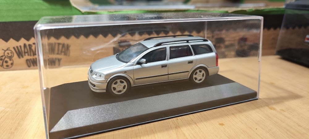 Opel Astra 1:43 schuco
