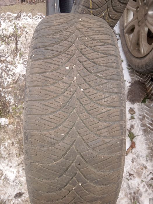 Отличная резина r-16