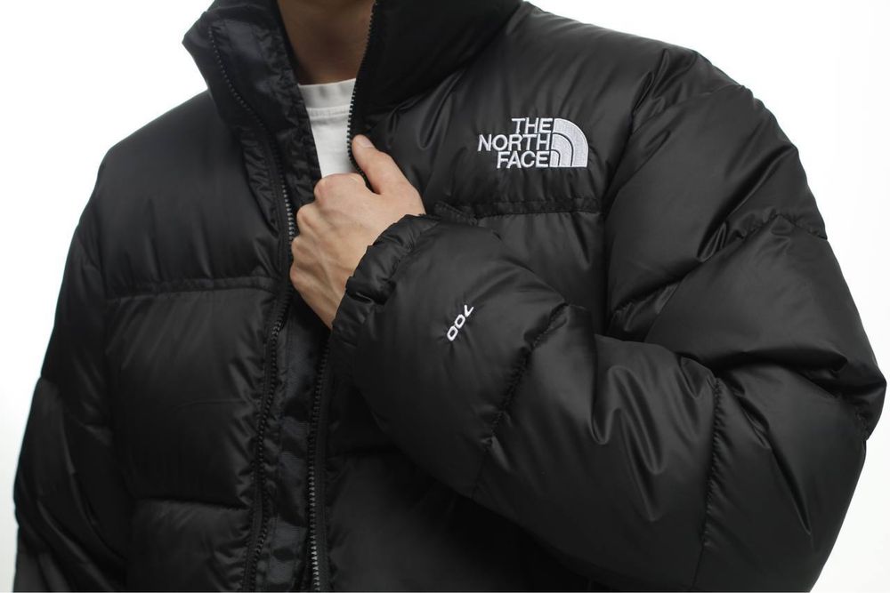 Зимова куртка від бренду The North Face