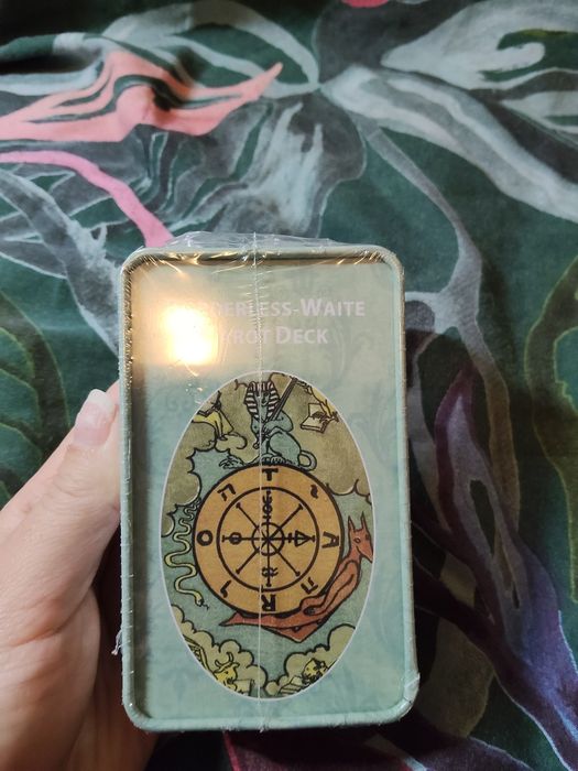 Tarot com bordas douradas