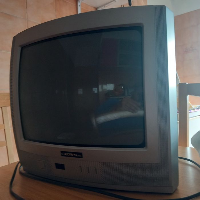 CROWN  CRT de 14 polegadas