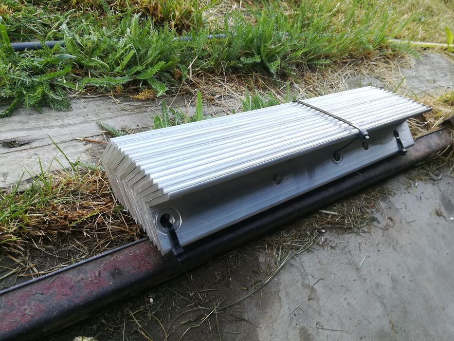 15 x Kątownik aluminiowy 40x40x4