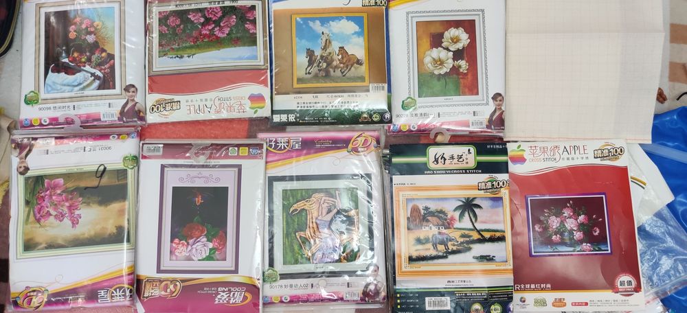 Набори для вишивання різні