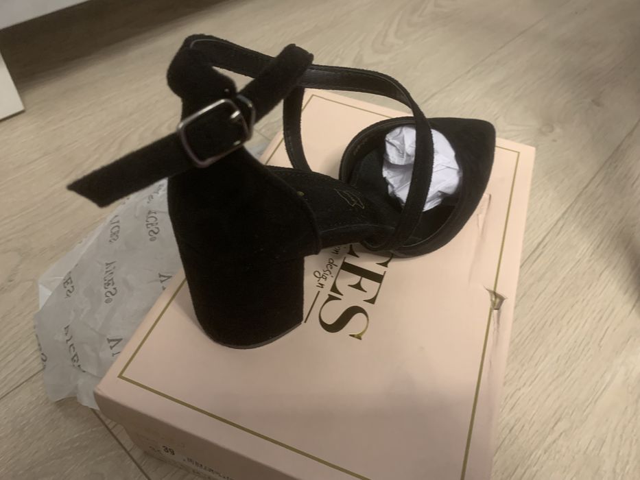 Byty czółenka na obcasie 39