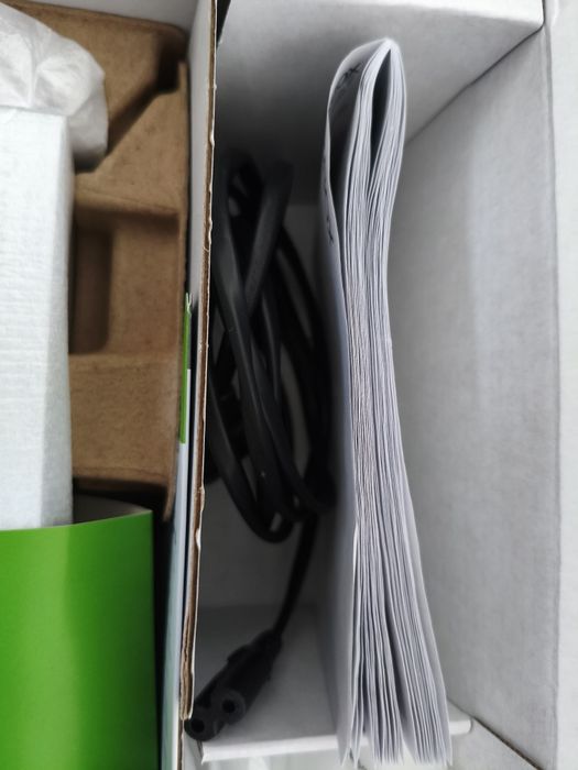 Xbox Series S 512 GB – stan prawie jak nowy,, komplet