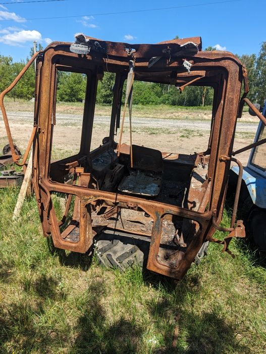 Кабіна МТЗ крила Кронштейни крил мтз 892 МТЗ 82 велика кабіна УК капот