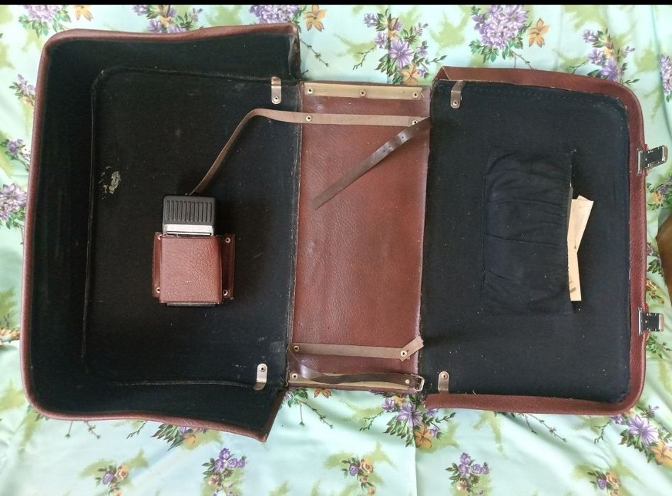 Продається швейна машинка у чемоданчику