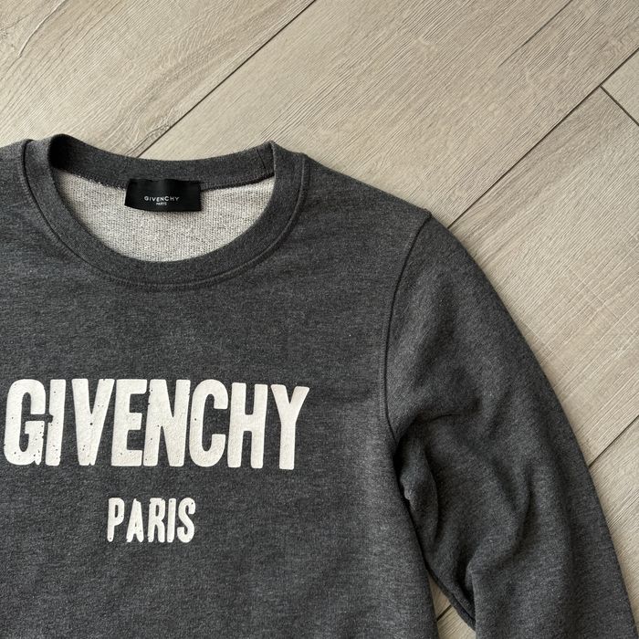 ciemnoszara bluza crewneck givenchy paris highend designer M