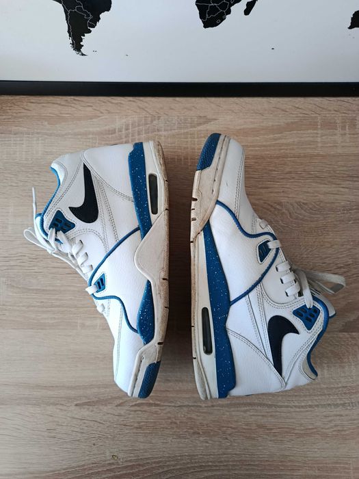 Nike Air Flight 89 białe buty sportowe z niebieskimi elementami 42