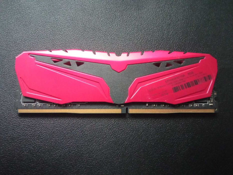 модуль пам'яті типу DDR4 об'ємом 8 ГБ Phoenix Red від виробника eXceleram