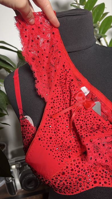 Комплект у стразах