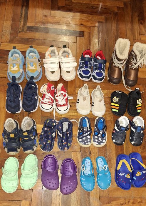 Дитяче взуття, кросівки, кеди, сандалі, босоніжки, тапки