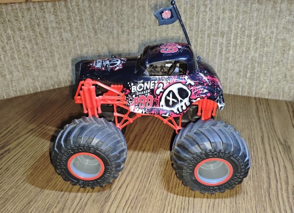Машинка Монстр-трак на запчастини