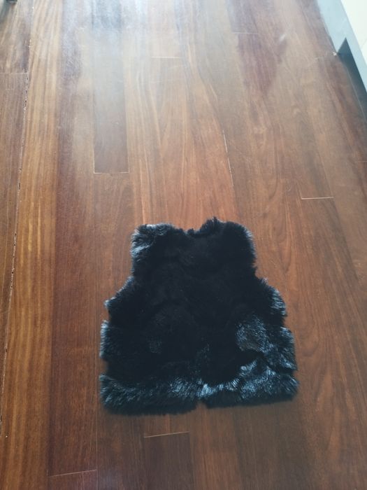 Coletes de menina em pelo fofo