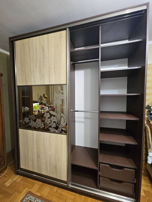 Продам шафу купе.