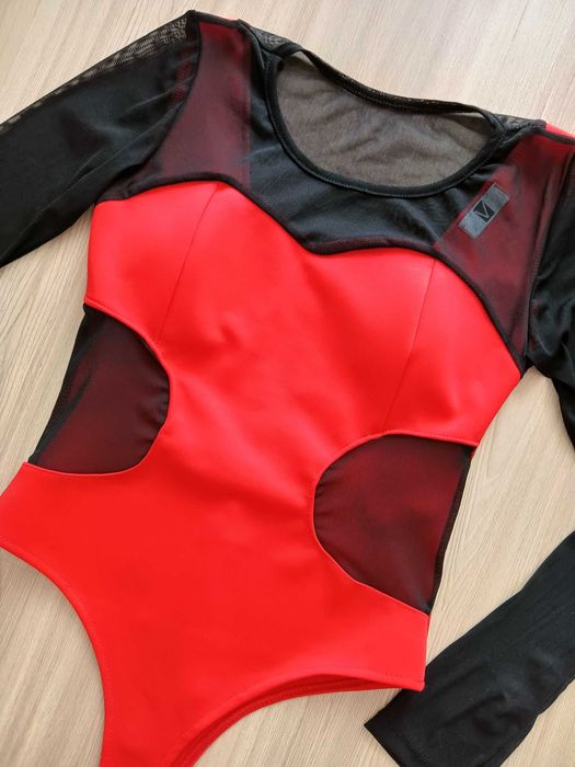 Czerwone body prześwitująca siateczka XS/S