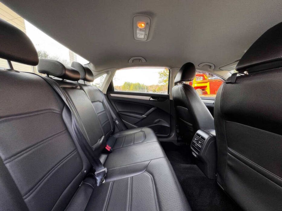 Volkswagen Passat SE      2020