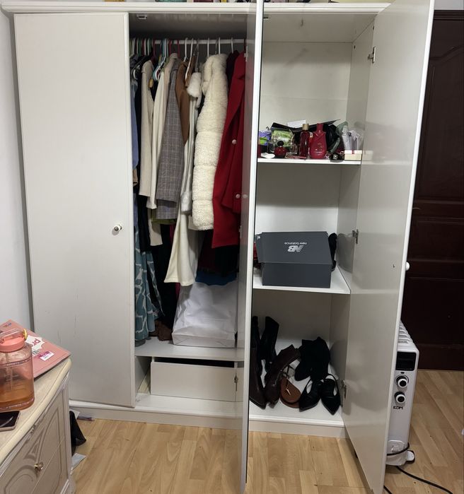 Roupeiro branco disponivel