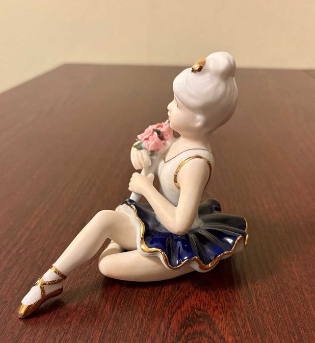 Статуетка «Балерина з букетом квітів»