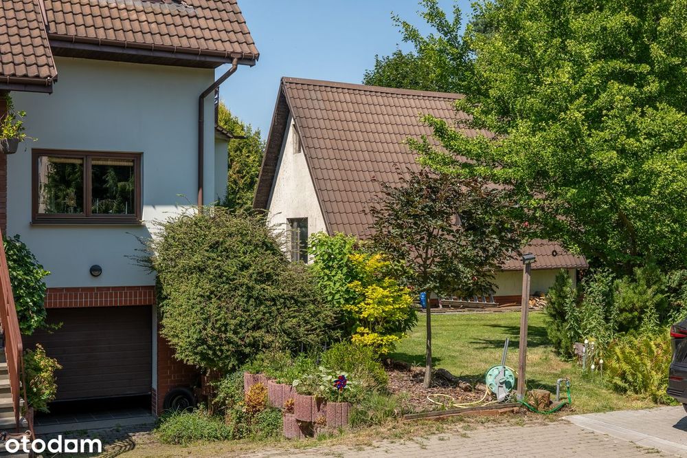 Sprzedam duży, rodzinny dom na pięknej działce w Konopnicy.