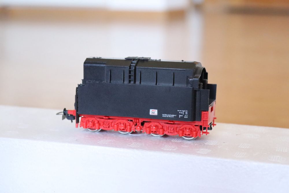 Modell der Schnellzuglokomotive baureihe 01'5 der DR