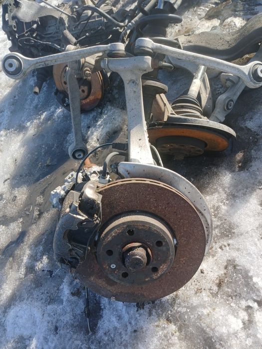 Pisata zwrotnica wahacze Audi a4 B9  prawy przód komplet 8w0