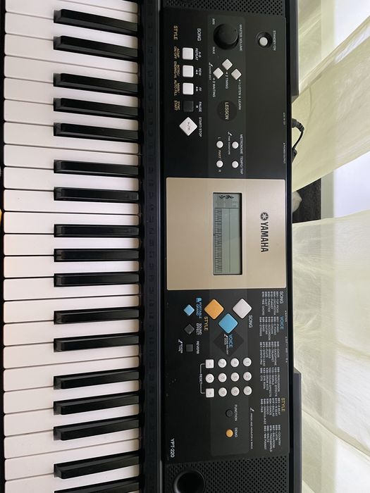 Синтезатор Yamaha YPT-220