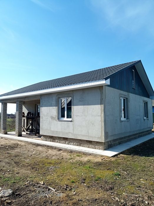 Новобудова біля міста Чернігів.