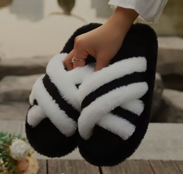 Kapcie damskie nowe r. 40-41