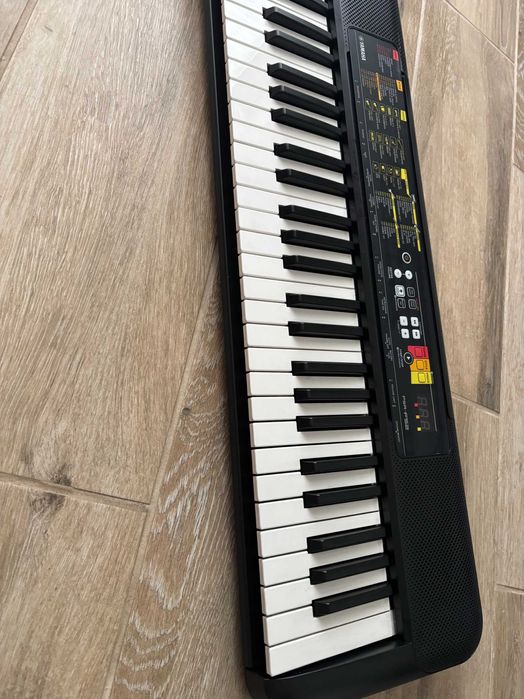 Keyboard Yamaha PSR-F52