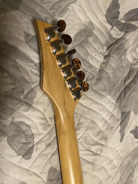 Guitarra eletrica de luthier Antiga vendo/troco