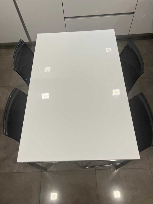 Mesa cozinha e 4 cadeiras