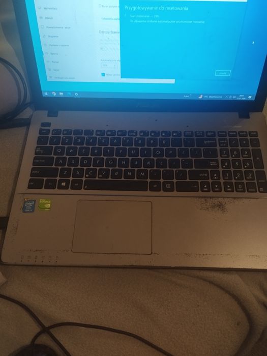 Asus   R510L  opis