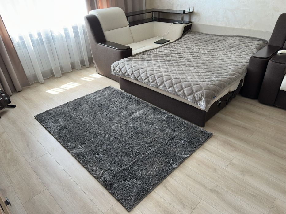 Пушистый мягкий ковер