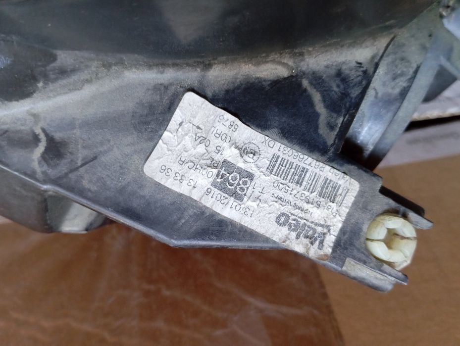 Ótica  direita Fiat Punto ano 2016