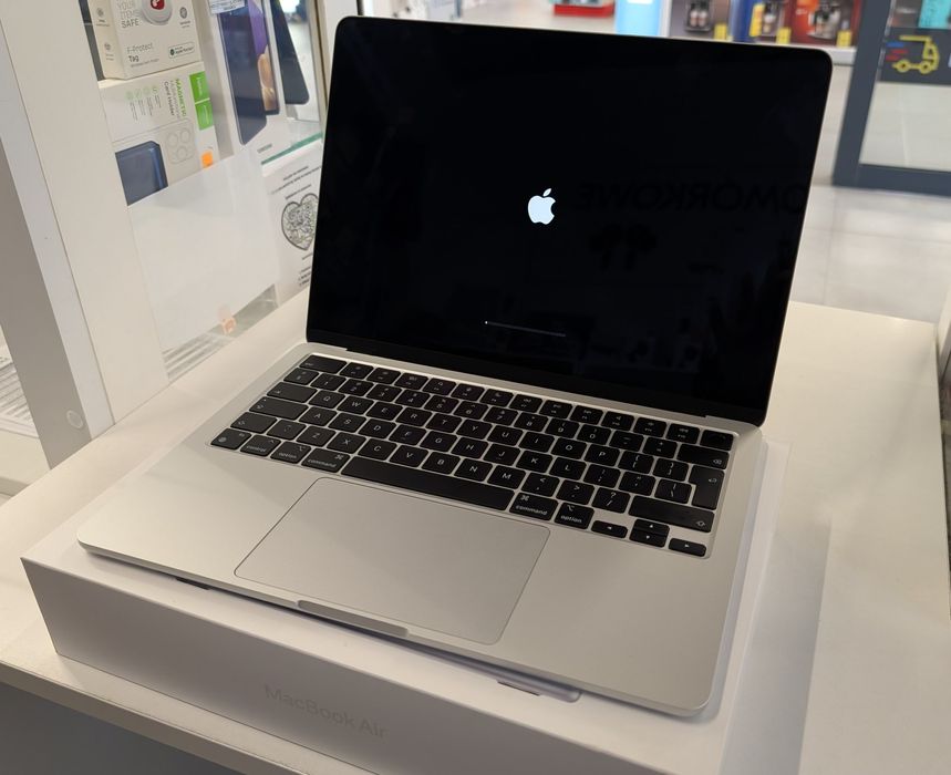 Macbook Air M2 13,6" 8/256GB, Legionowo DH Maxim Pasaż