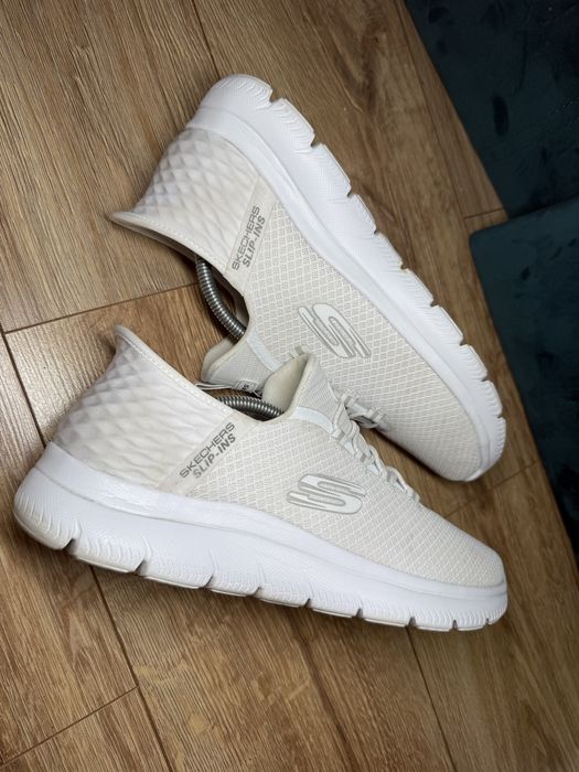 кросівки Skechers Hands Free Slip-ins