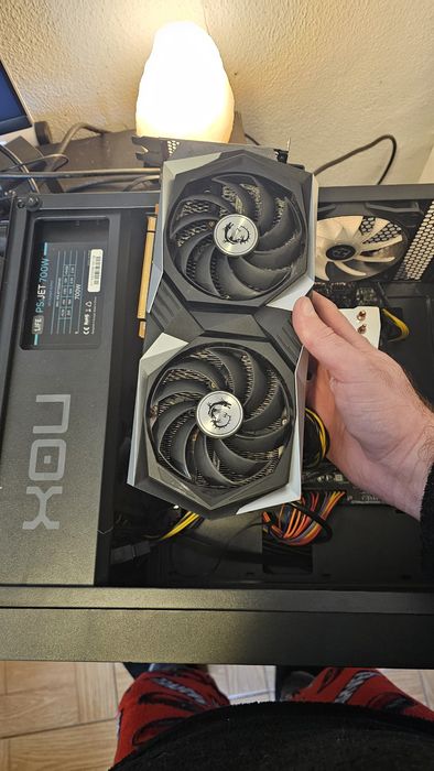 PC Gamer TOP + Monitor Dell 24’’ – i5-12400F • RX 6600 XT • 64GB