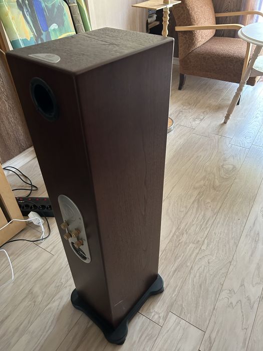 Продам Monitor Audio Silver RS6