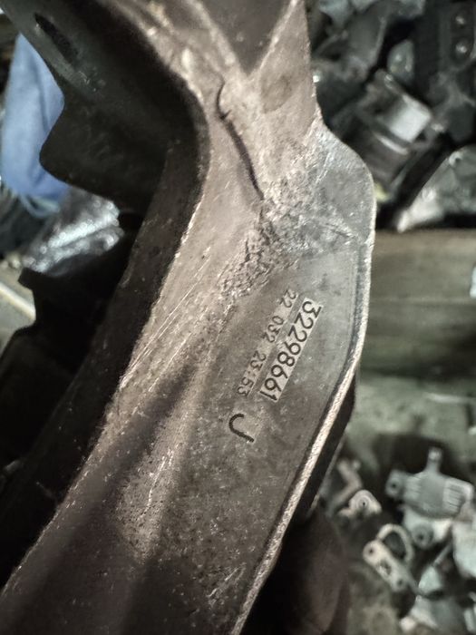 Volvo v90,s90,xc90,xc60 poduszka silnika 31480,353