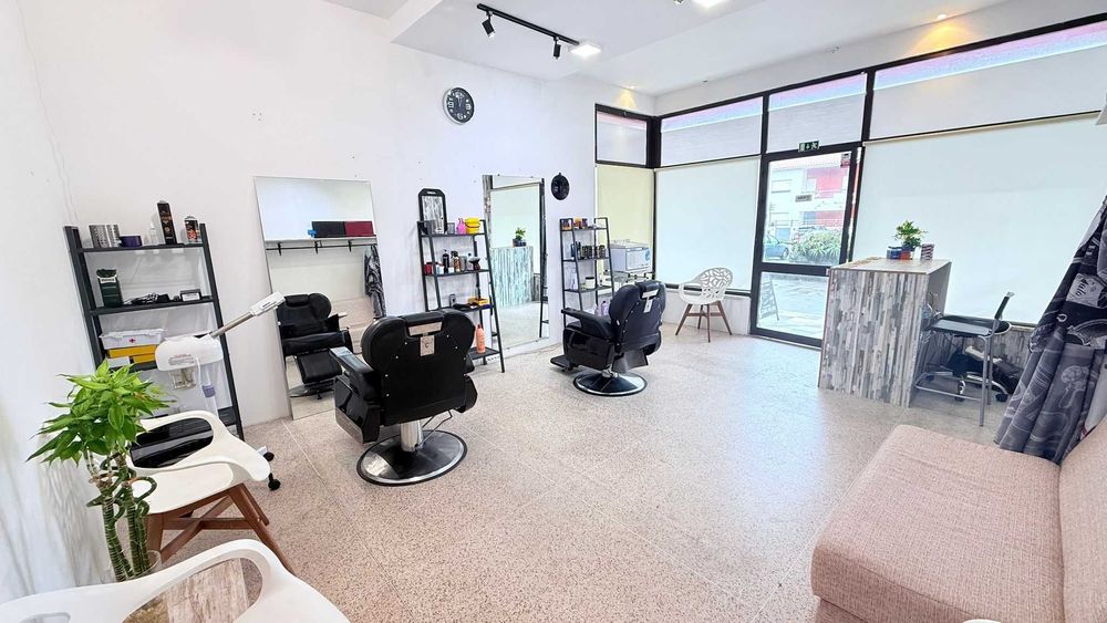 Vendo recheio, equipamento e mobília completo de barbearia