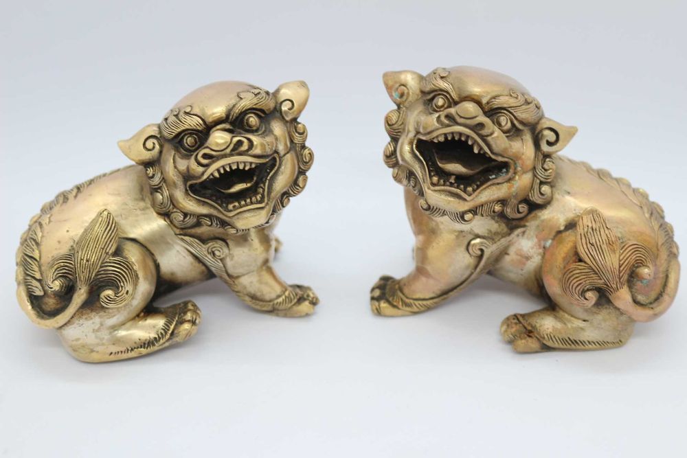 Par de estátuas de Leão / Cão Foo em bronze maciço chinesas XIX