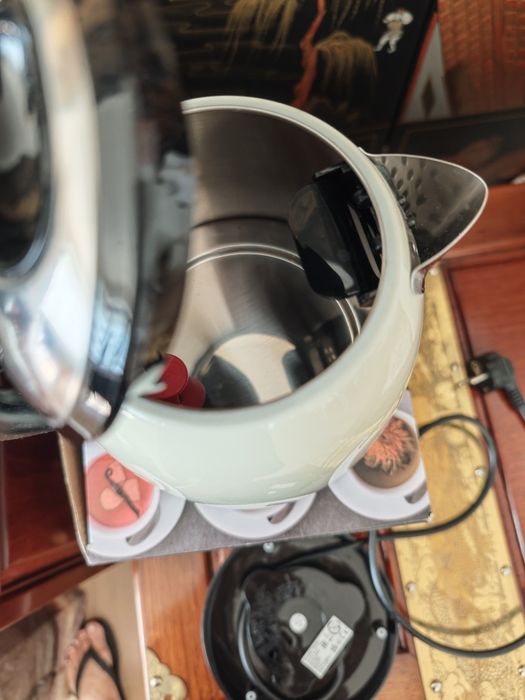 Chaleira Elétrica Russell Hobbs Colours Plus+ Mini Kettle (Creme / Novo)