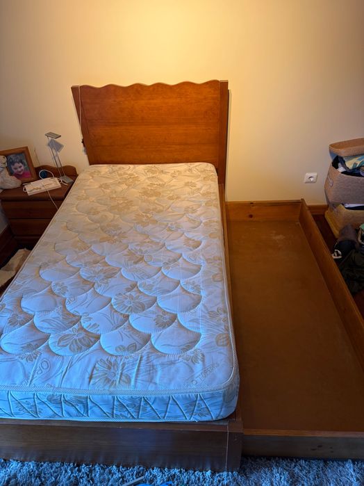 Cama de solteiro com colchão